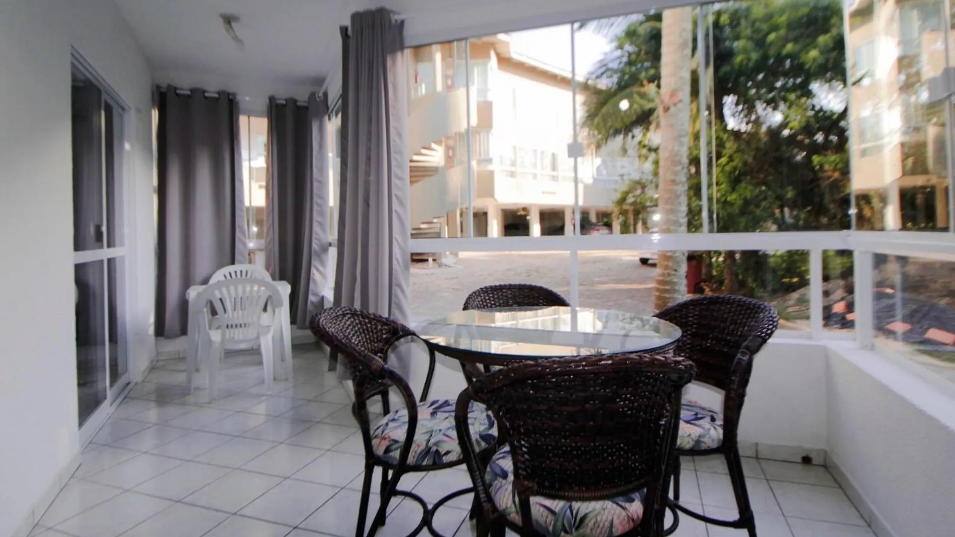 Apartament 1031 - Apartamento Para Locacao Em Bombinhas - Residencial Solar Das Bromelias Apto 157 Brazylia