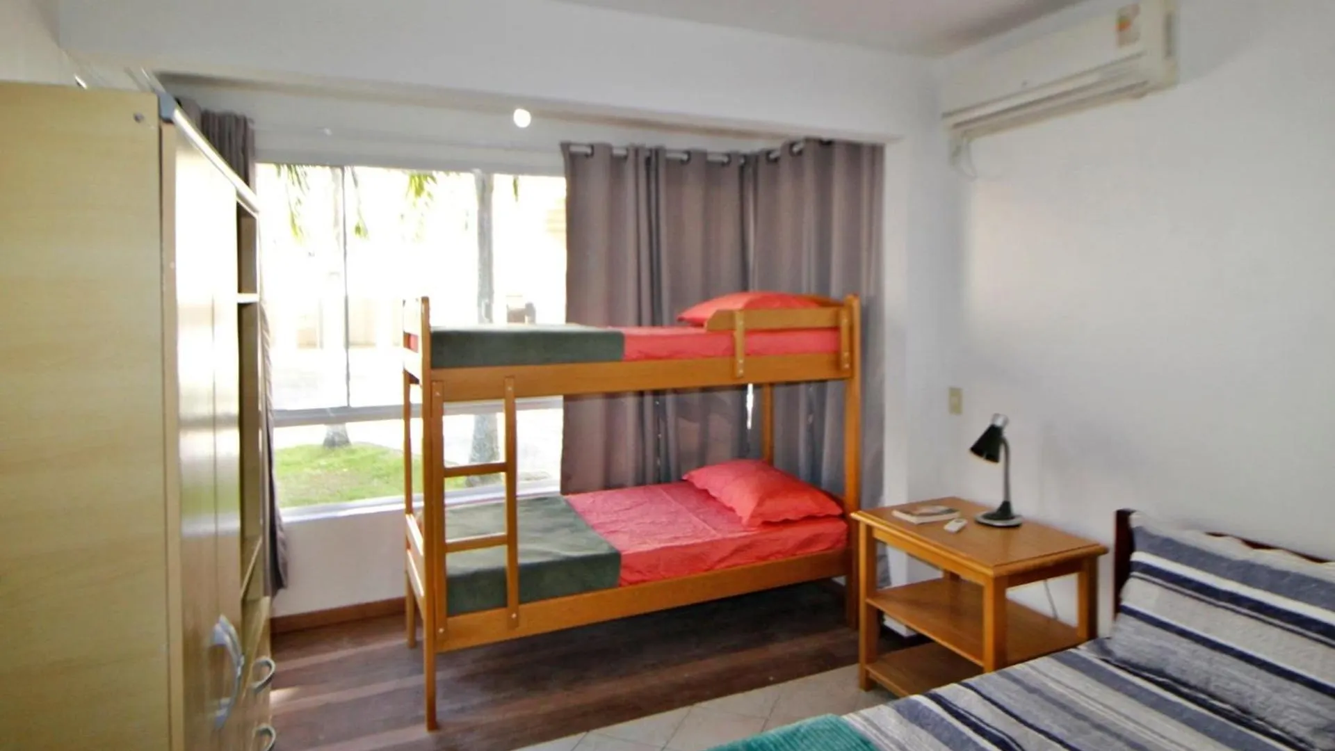 Apartament 1031 - Apartamento Para Locacao Em Bombinhas - Residencial Solar Das Bromelias Apto 157