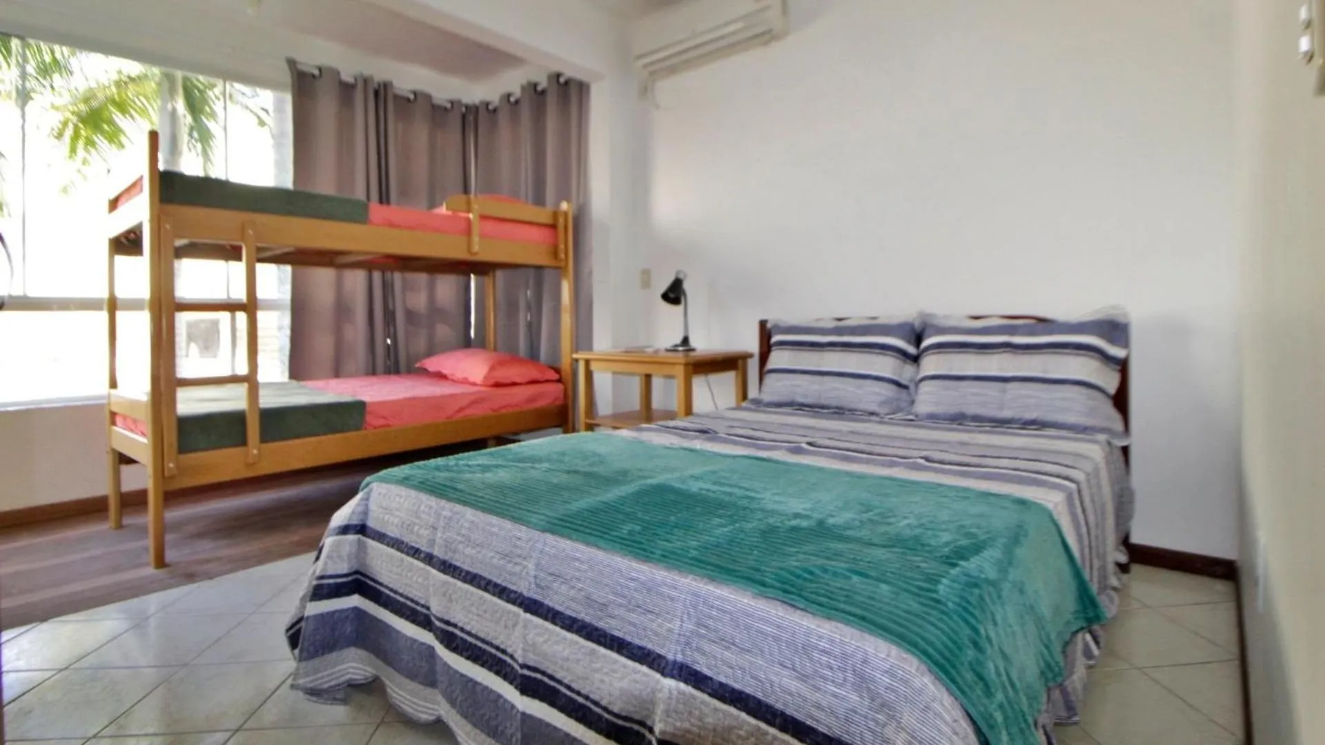 1031 - Apartamento Para Locacao Em Bombinhas - Residencial Solar Das Bromelias Apto 157 Brazylia
